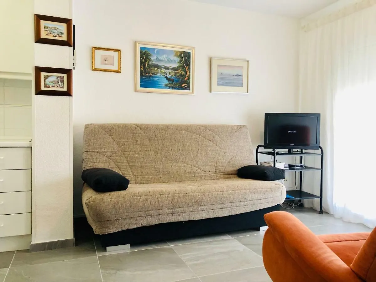 Roc Mar 6 1B - Apartamento Cerca Del Centro Y De La Playa - Terraza Con Pequenas Vistas Al Puerto Roses Apartment